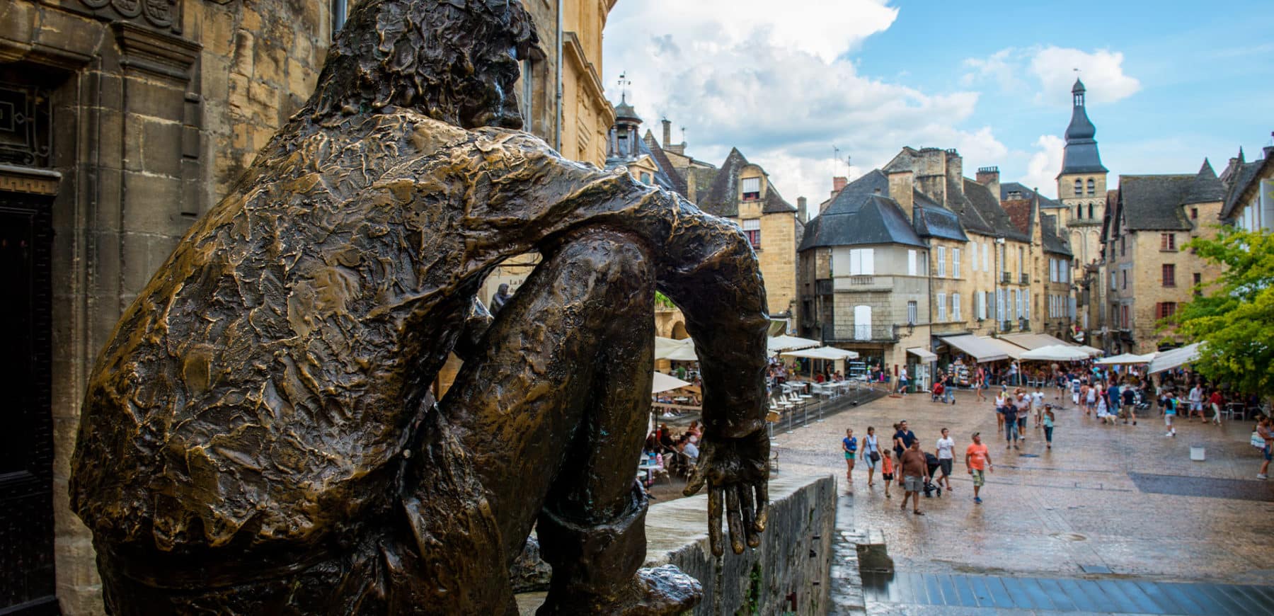 sarlat statue