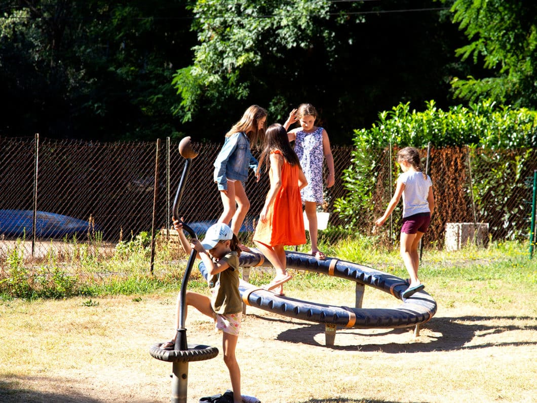 Aire de jeux du camping La Bouysse en Périgord Noir, Dordogne