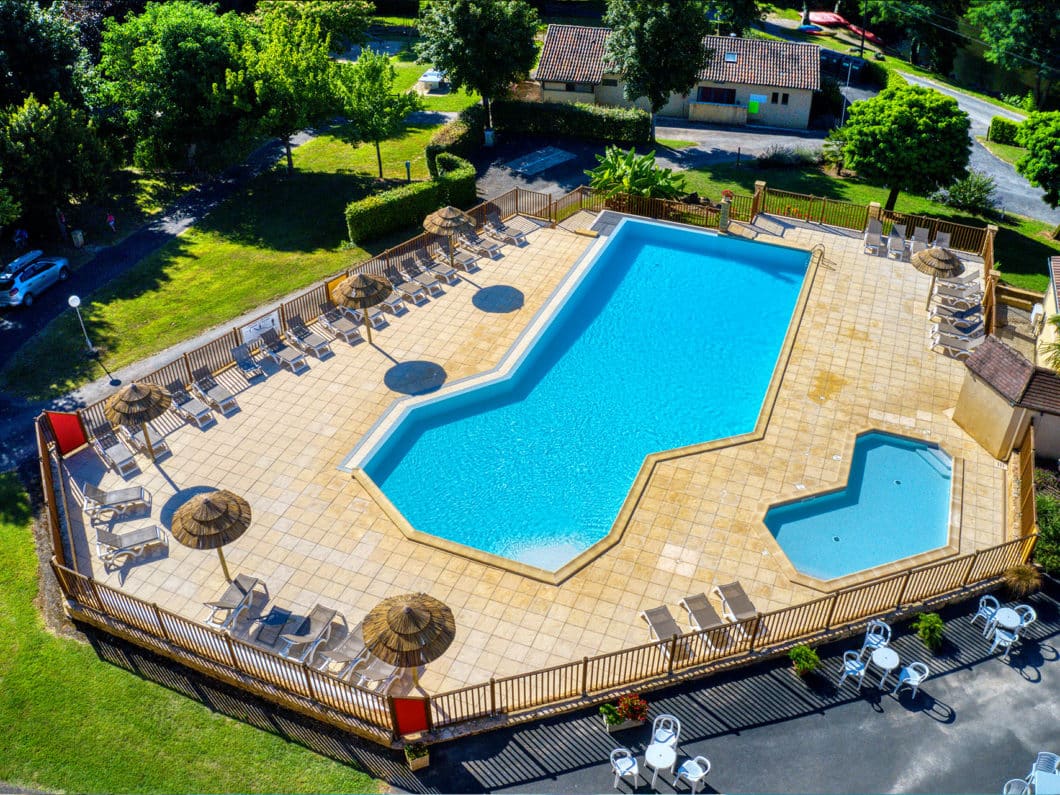 piscine chaufee bouysse vue aerienne