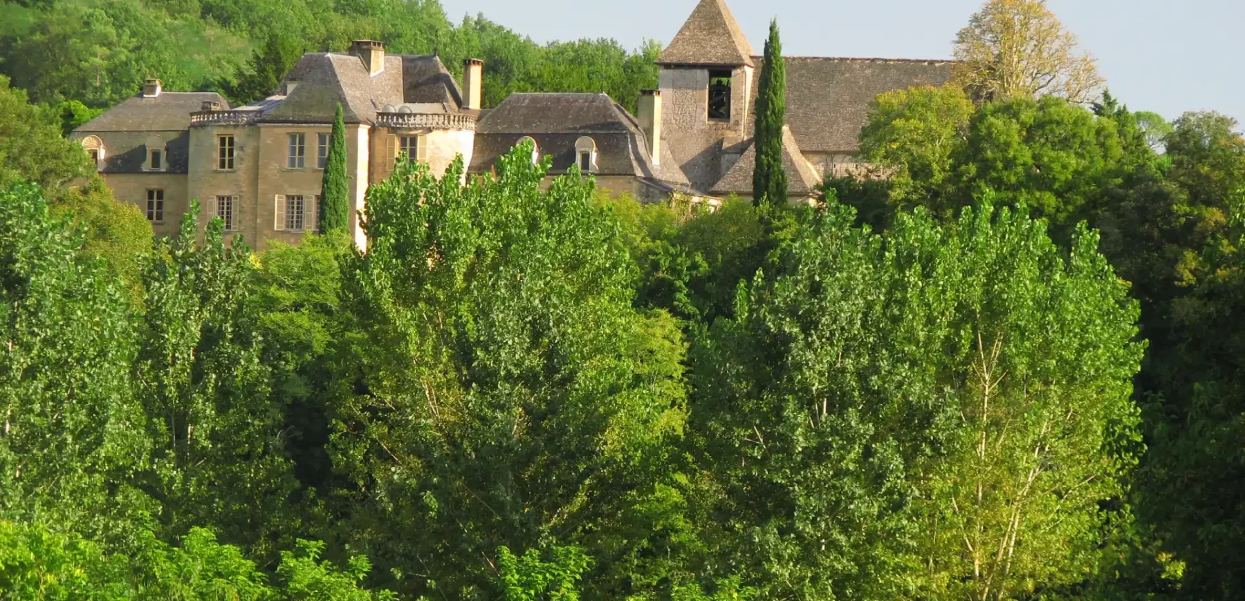 Le château de Groléjac offre une vue panoramique sur le village