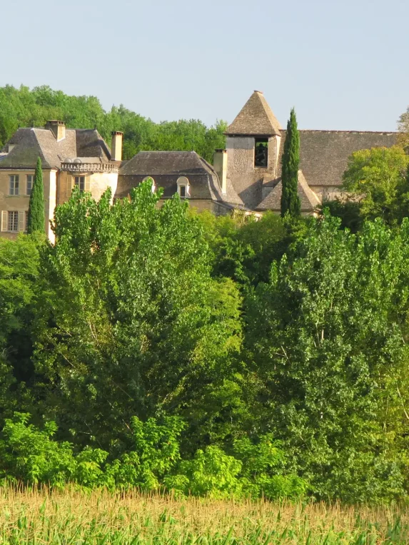 Le château de Groléjac offre une vue panoramique sur le village
